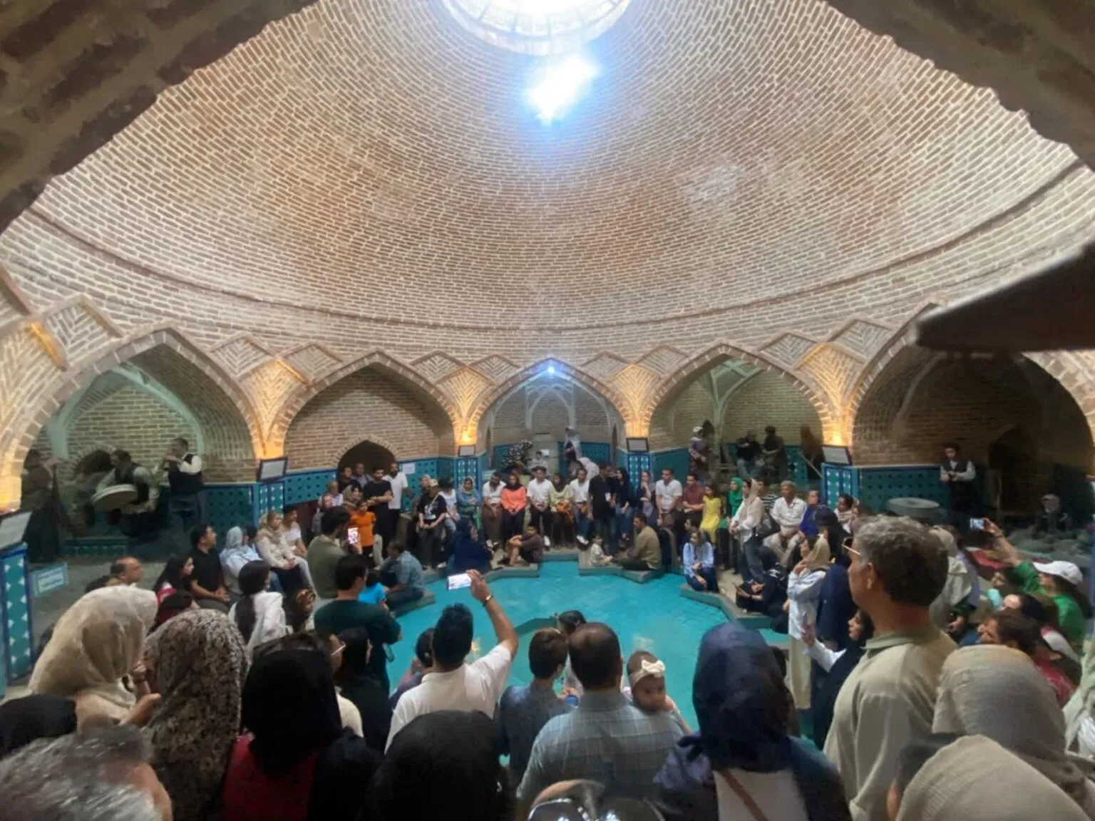 به مناسبت ثبت جهانی قلعه الموت؛ تور ۱۲۰ نفره بازدید از این میراث جهانی برگزار شد