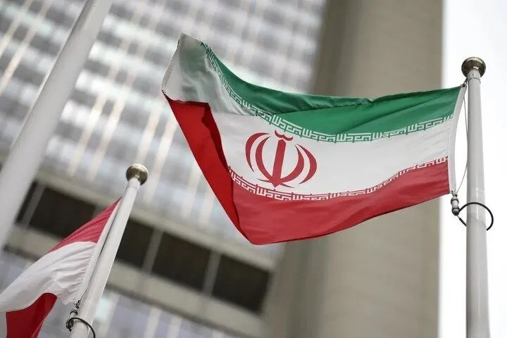 سفارت ایران در لهستان: زلنسکی اروپا را به جنگ میکشاند
