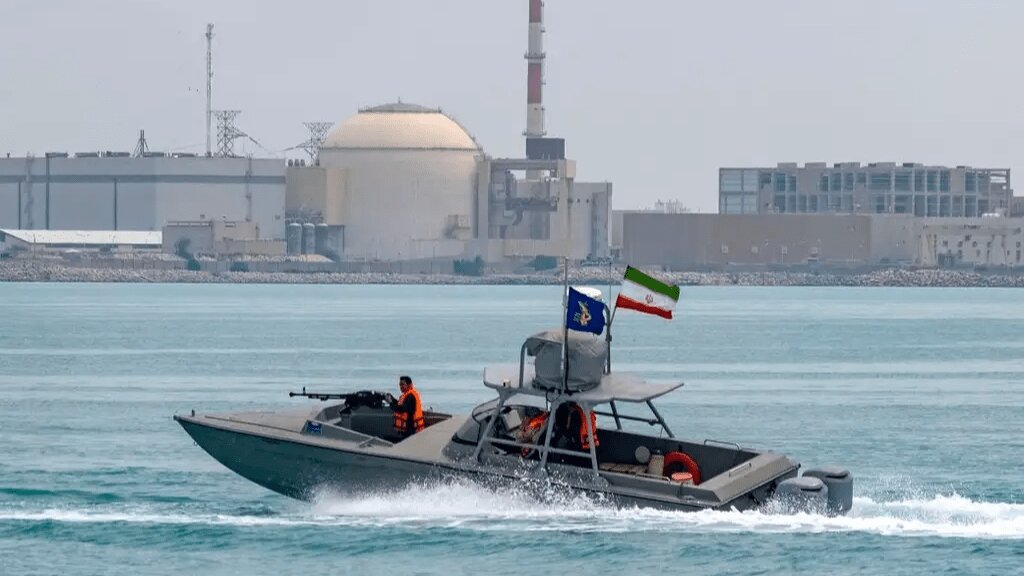 ایران: بازگشایی تنگه هرمز باید با ترتیبات ما باشد