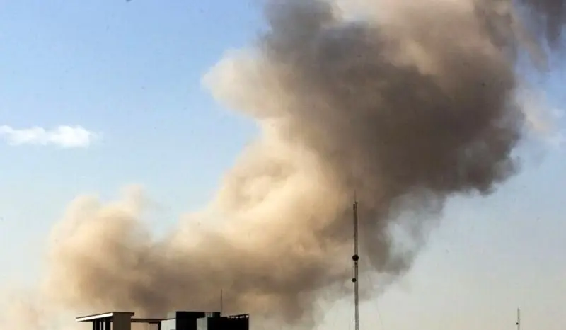 مهار آتشسوزی گسترده در شرق بندرعباس؛ انبارها در آتش سوختند