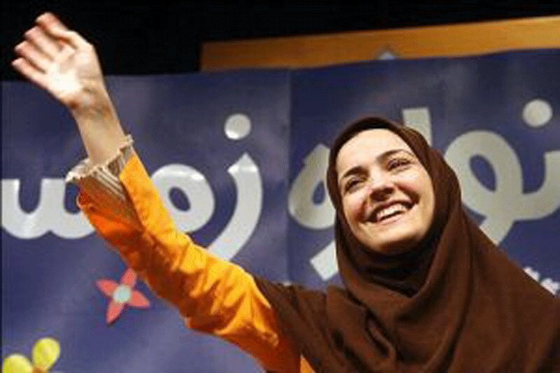 حمله کاربران شبکه‌های اجتماعی به مجری تلویزیون؛ آزاده آل‌ایوب هدف فحاشی و تهدید قرار گرفت