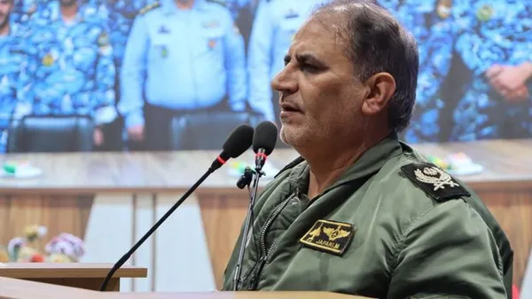 ابهام در سرنوشت سه خلبان سوخو۲۴؛ پیکر شهید کاظمی به خاک سپرده شد