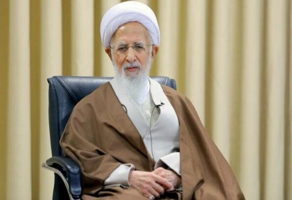 جوادی آملی: امنیت و آرامش اولویت کشور است