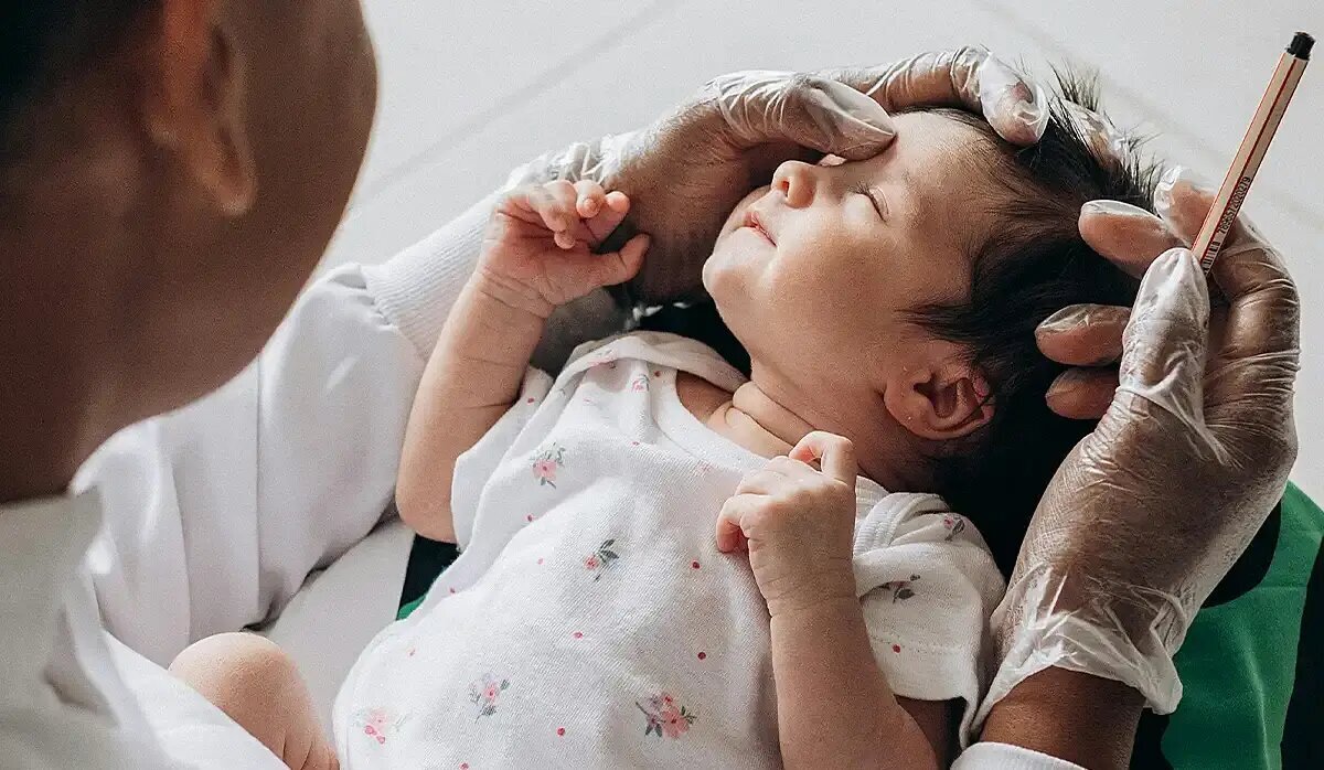 حجامت پشت گوش نوزاد؛ روشی خطرناک برای درمان زردی