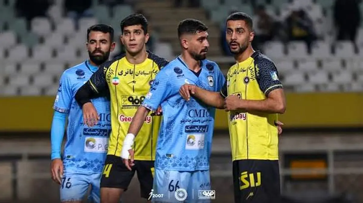 آغاز بیست‌وششمین دوره لیگ برتر با تقابل چادرملو و سپاهان