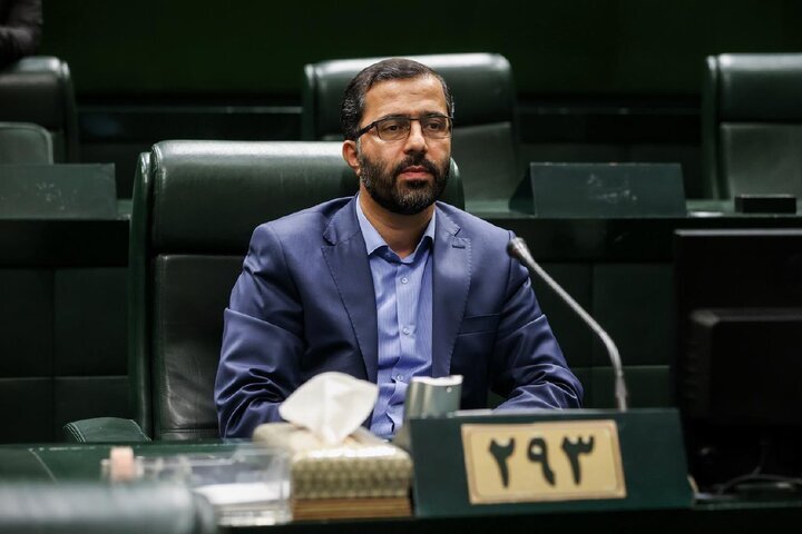 موضع‌گیری عضو هیئت رئیسه مجلس درباره حاکمیت بر تنگه هرمز؛ تاکید بر نظارت ایران