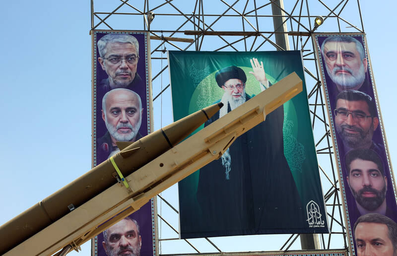 والاستریتژورنال: ایران در حال بازسازی سریع توان نظامی