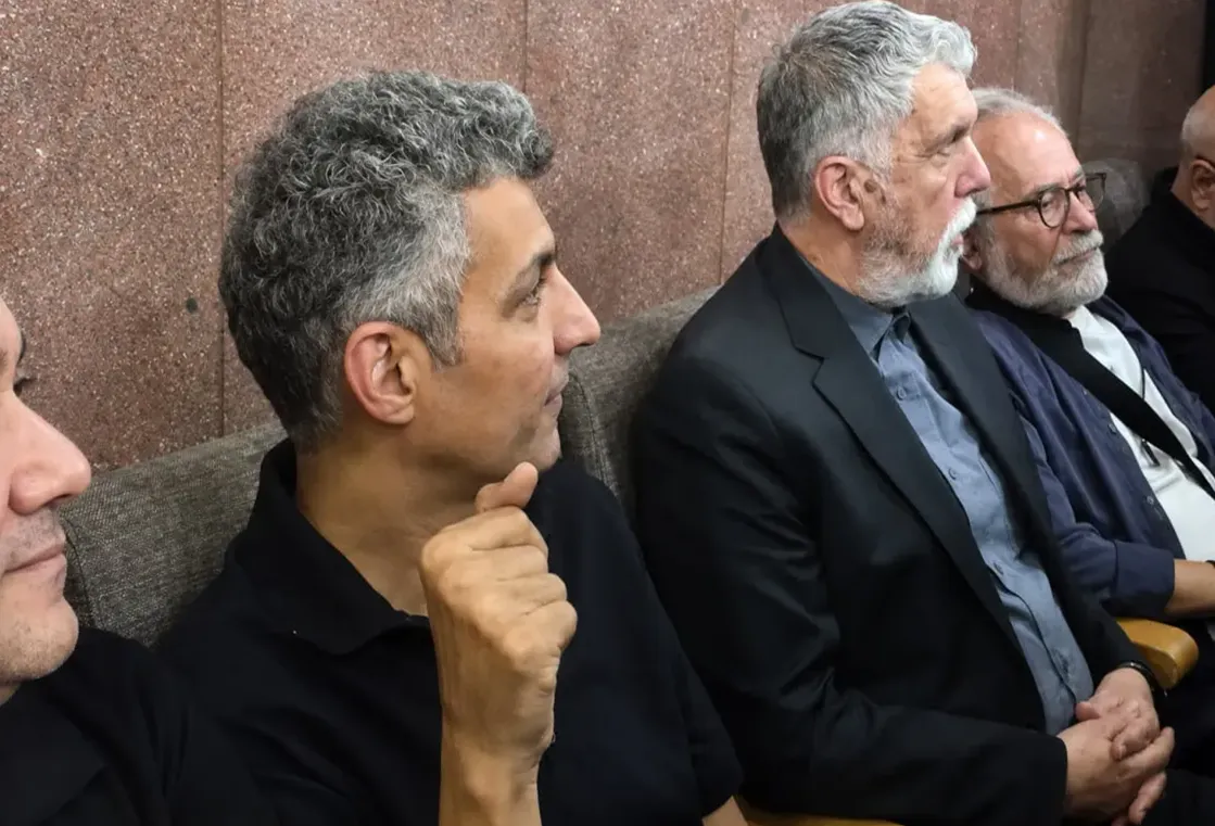 واکنش عادل فردوسیپور به شایعه دستبوسی وزیر ارشاد؛ تکذیب ادعاها