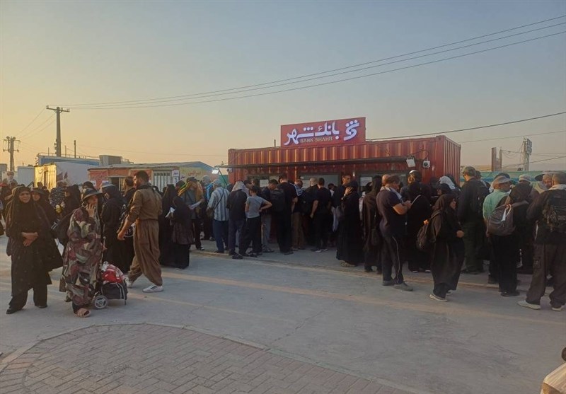 خدمات ارزی بانک شهر در مرز مهران به زائران اربعین