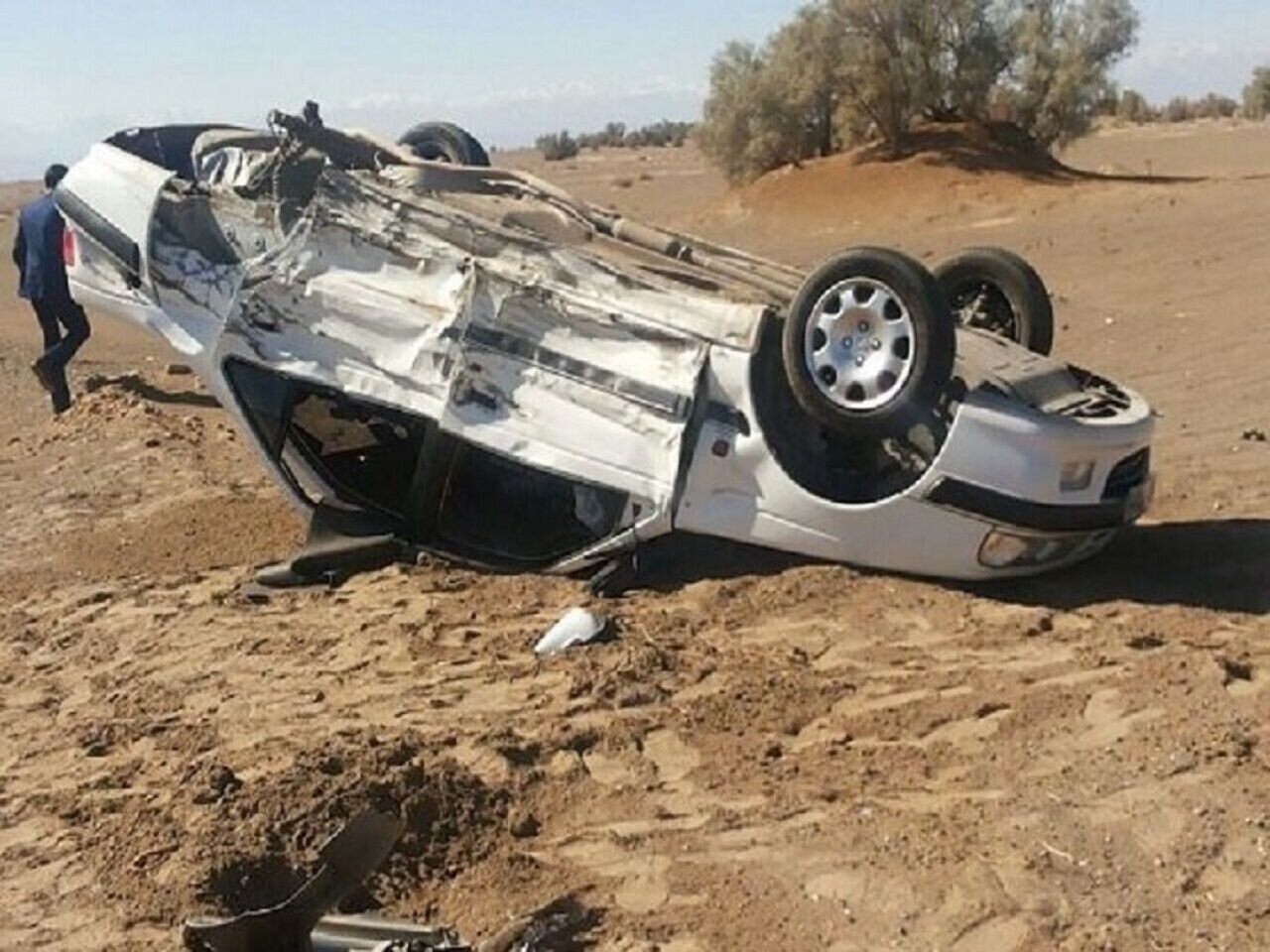واژگونی پژو پارس در محور دهلران؛ ۴ نفر جان باختند