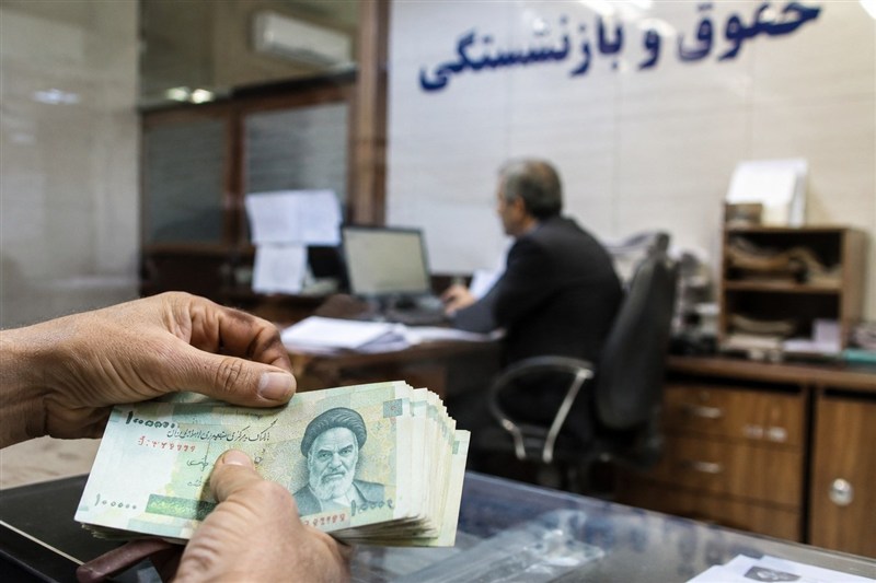 کاهش 60 درصدی حقوق بازنشستگی کارکنان دولت؛ دلایل و راهکارها
