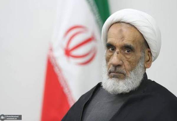 آیتالله بهشتی: مکتب امام حسین نماد مبارزه با ظلم است
