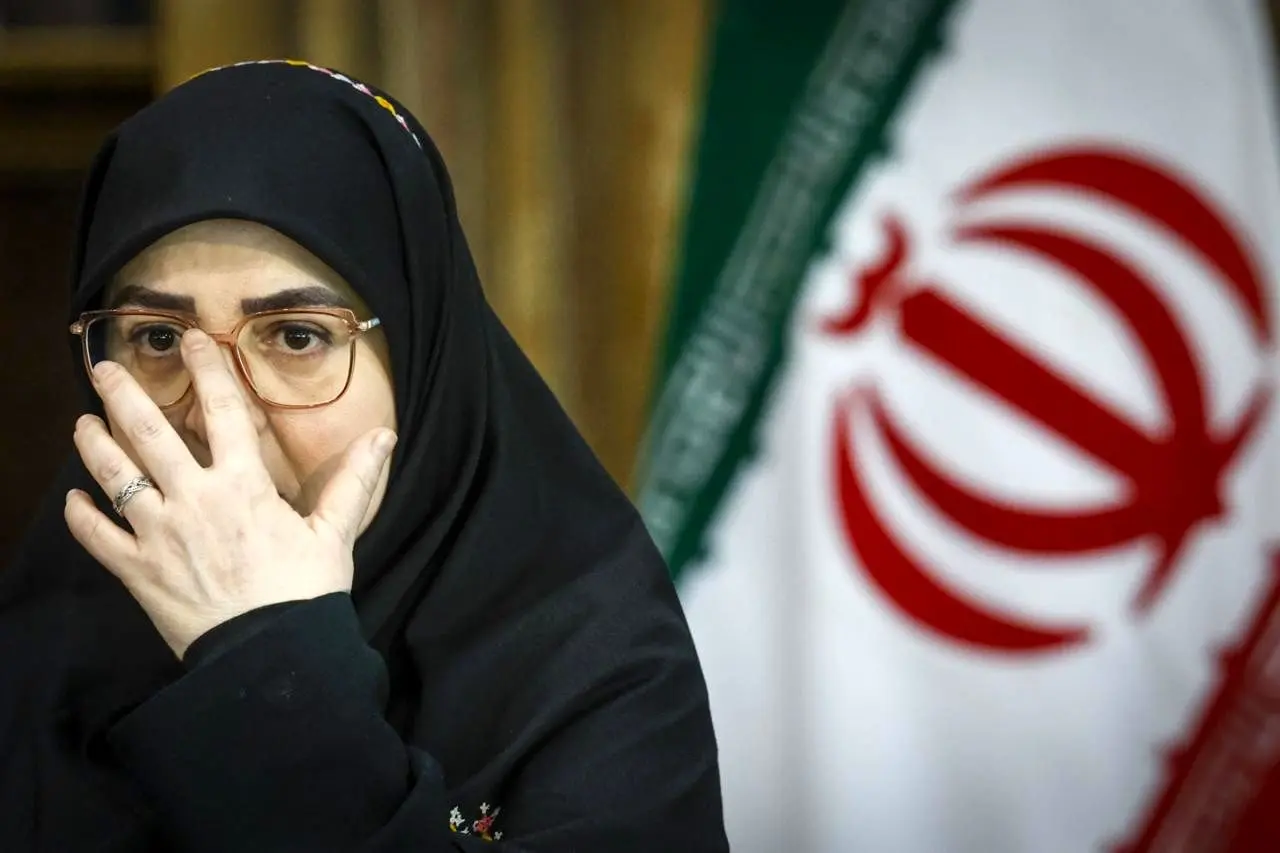 کیهان: اولویت دولت باید رفع مشکلات معیشتی باشد