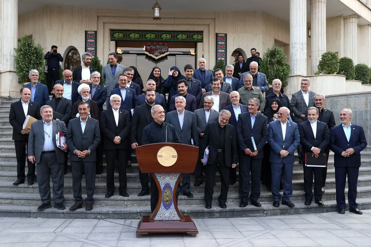 دولت وفاق ملی؛ آزمون جنگ و تامین کالای اساسی