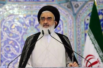 موضعگیری امام جمعه قم پیرامون حجاب؛ تاکید بر حفظ هویت اسلامی