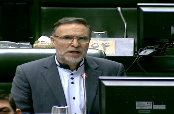 عضو شریان: القای توافق به مردم، بیاعتمادی میآورد