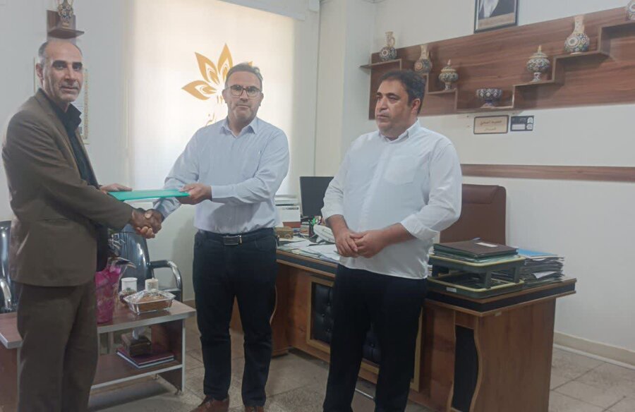 تجلیل شهردار پالیز برای کمک به مسکن مددجویان