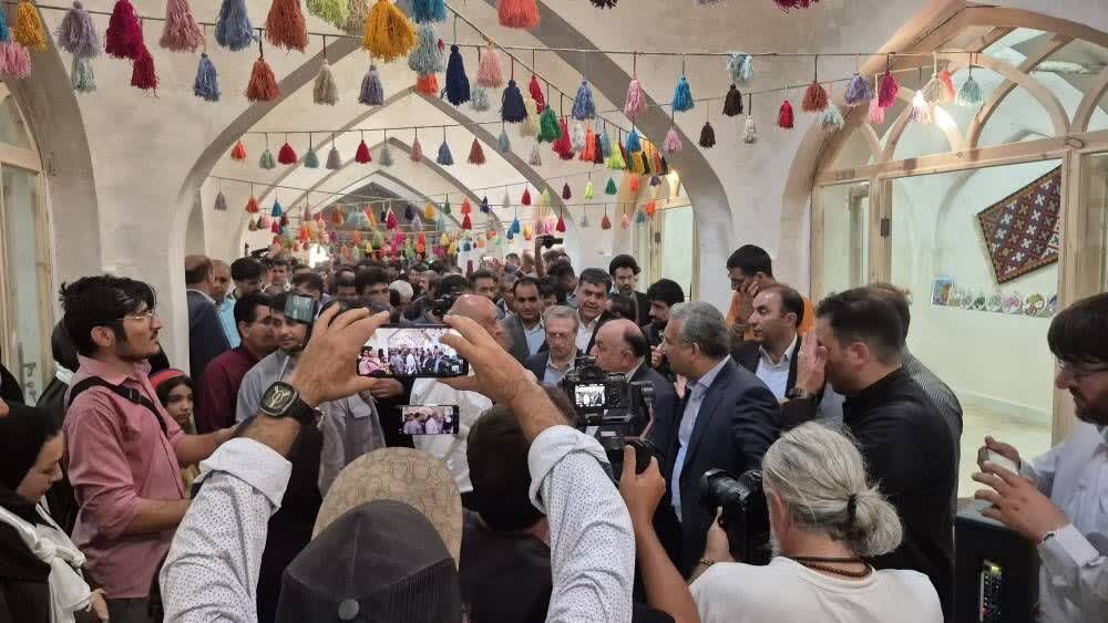 گامی برای احیای بلادشاپور؛ بازارچه صنایعدستی کهگیلویه افتتاح شد