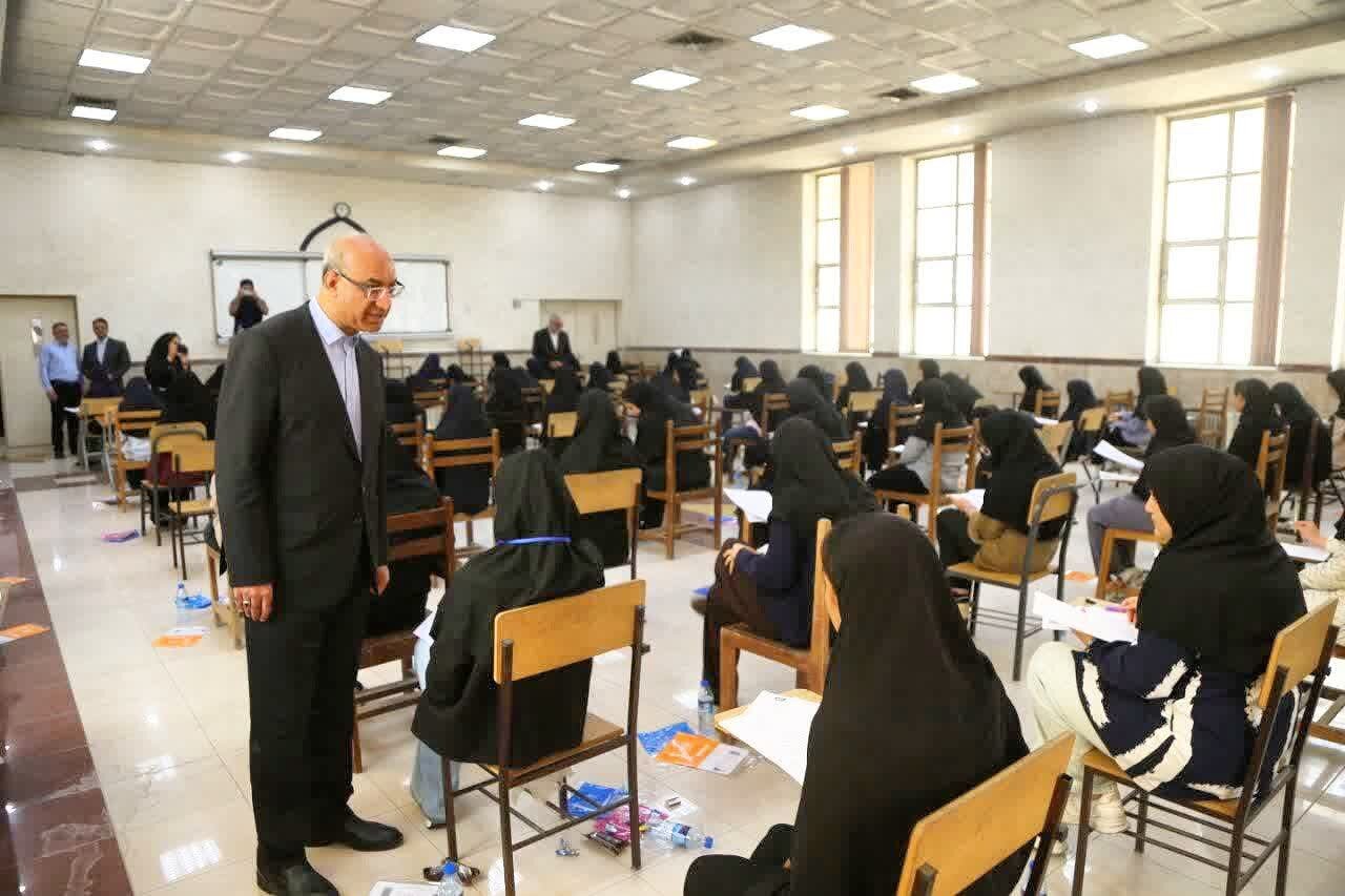 استاندار کرمانشاه: توسعه رشتههای فنی و مهارتی بین دانشآموزان ضروری است