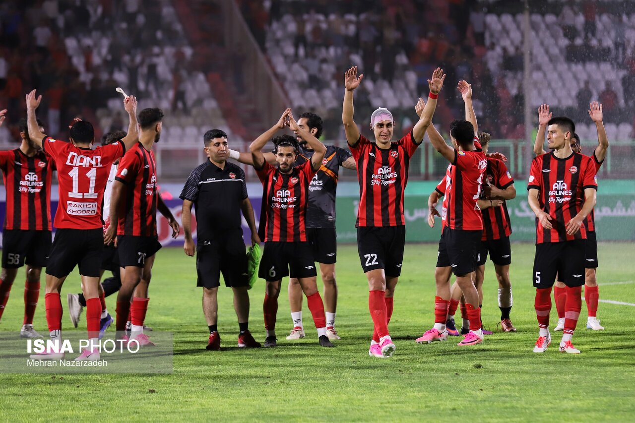 تراکتور ۲ - صفر سپاهان؛ حسینزاده: امیدوارم بازی با پرسپولیس باتماشاگر باشد