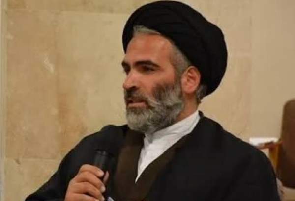 هشدار امامجمعه سلماس درباره توطئههای نفوذ برای شکاف میان مذاهب
