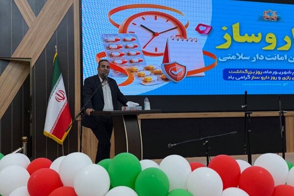 نظری: جامعه پزشکی در بحرانها سنگر خدمت را ترک نکرد