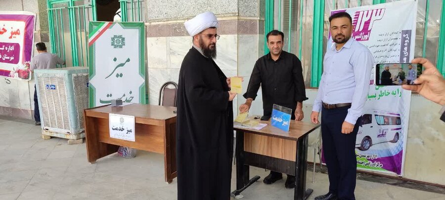 بازدید امام جمعه و مسئولان فامنین از میز خدمت اورژانس اجتماعی
