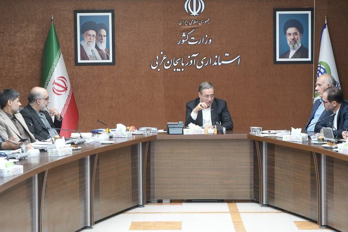 استاندار: آذربایجان غربی در قالب کتاب، بروشور و مستندهای مکتوب به شکلی شایسته معرفی شود