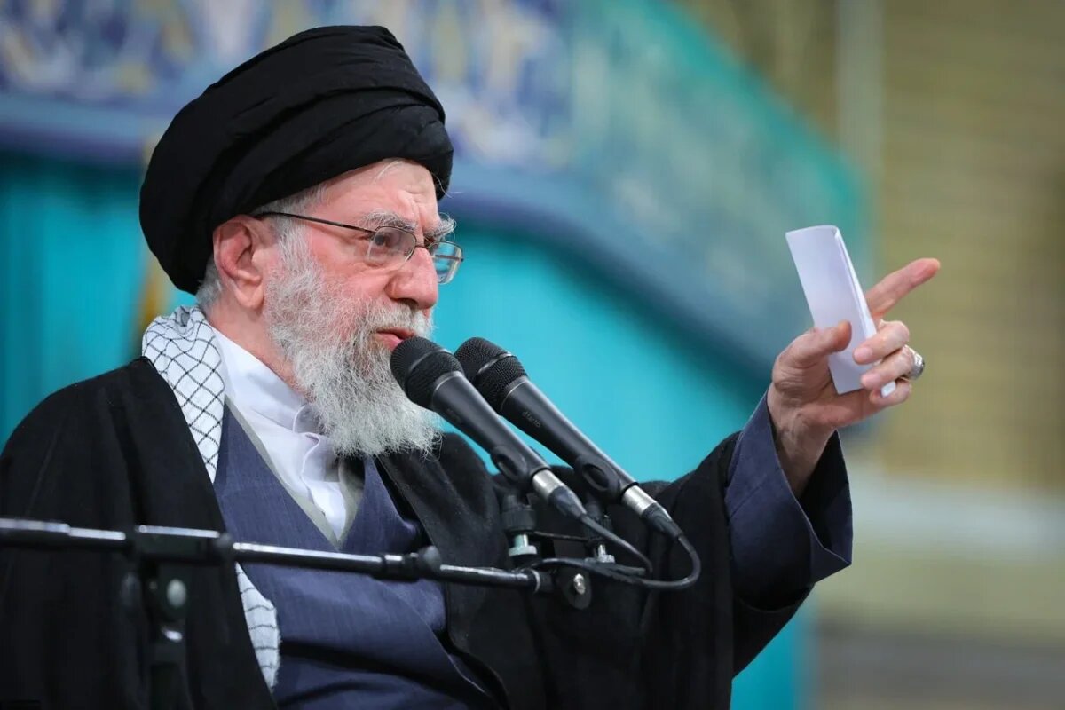 رهبر انقلاب: مهدویت فراتر از انتظار است، بلکه 'انتظار' مسئولیتآفرینی است