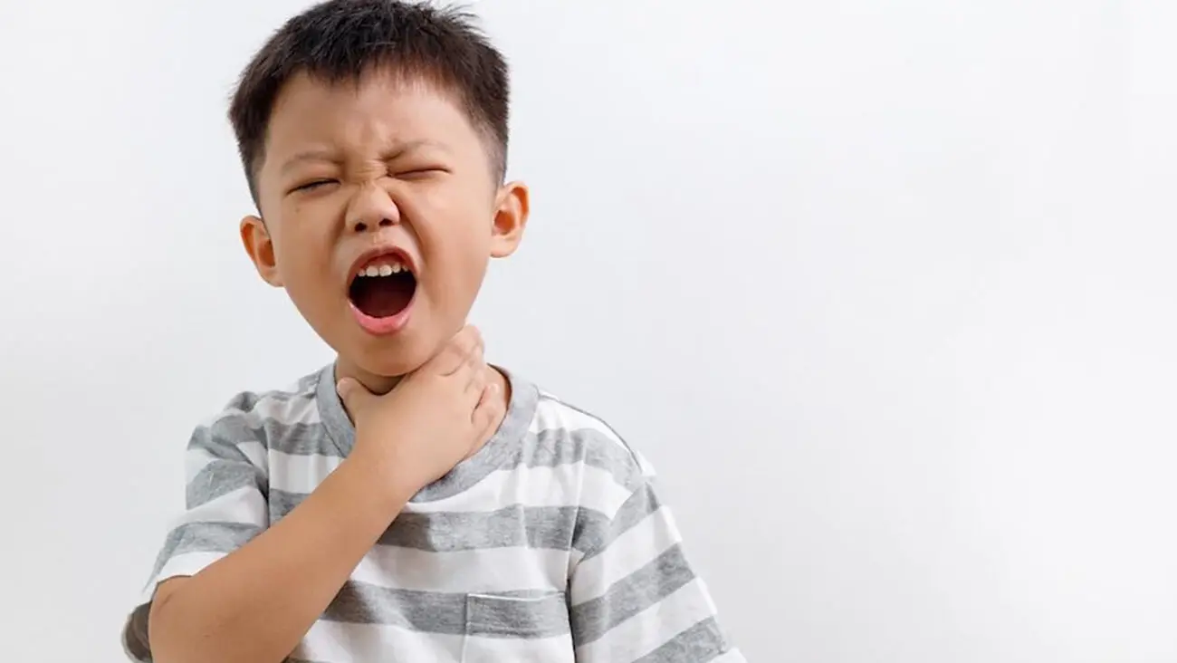 راههای نجات از خفگی در صورت تنها بودن و گیر کردن غذا در گلو