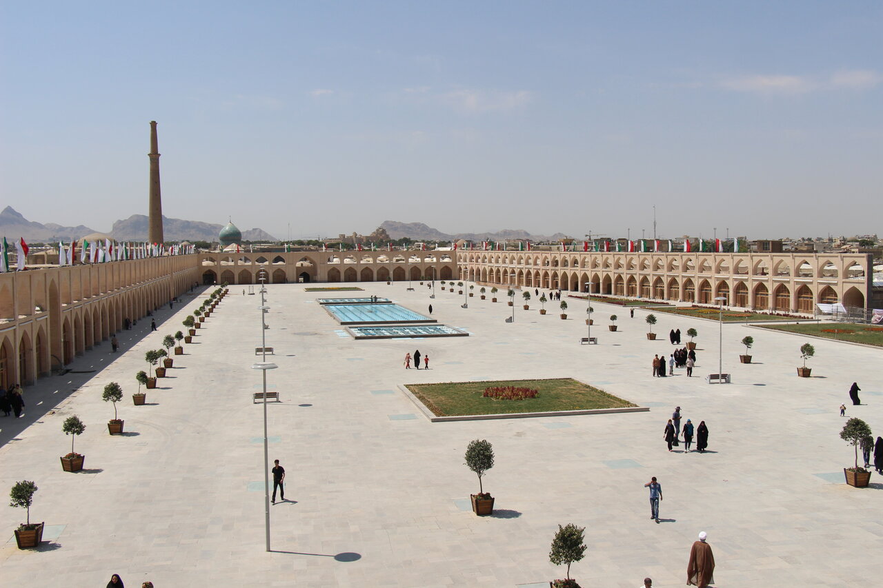 بازسازی گذر منتهی به بازار هارونیه در میدان امام علی(ع)