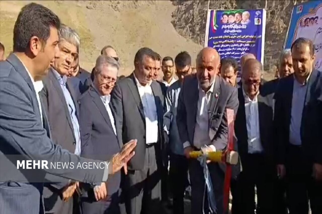 کلنگزنی طرح ایمنسازی جاده سیسخت-پادنا با حضور وزیر تعاون