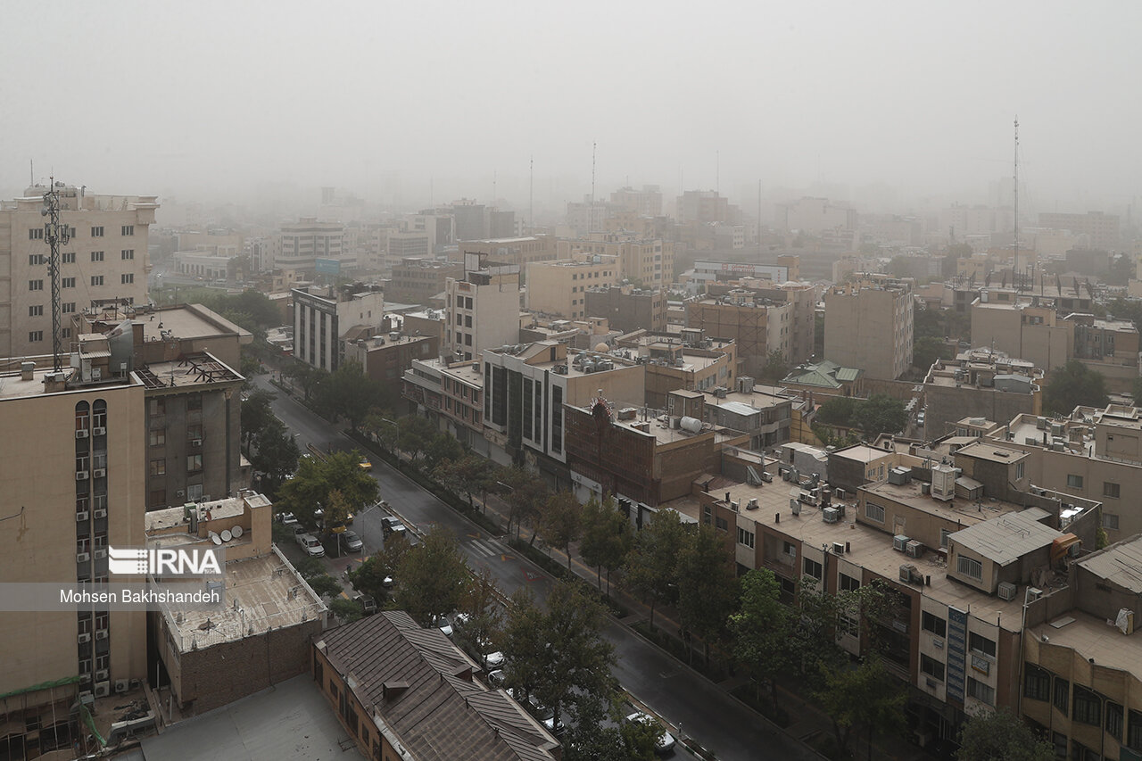 کاهش دما و وزش باد در تهران