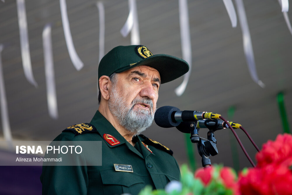 محسن رضایی درباره مالکیت ترامپ بر تنگه هرمز توئیت کرد