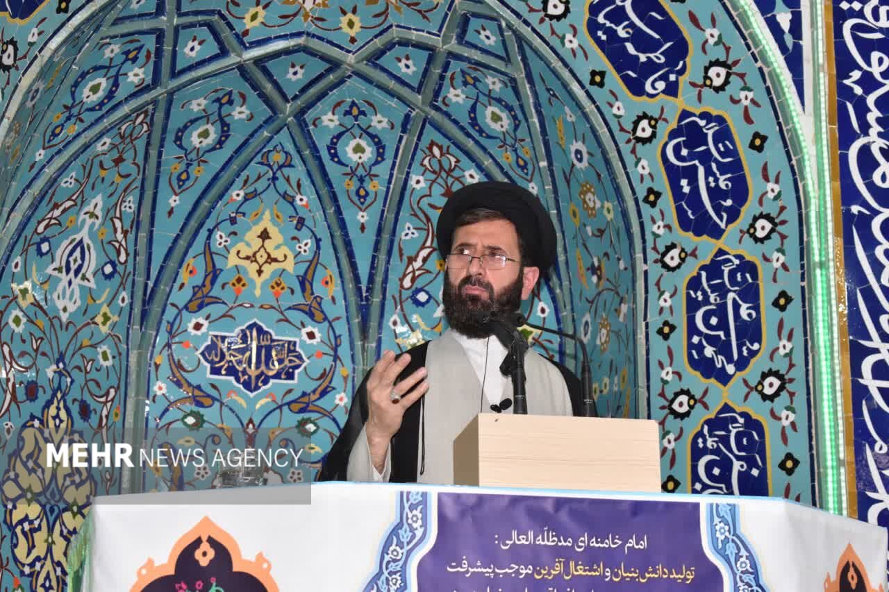 حجتالاسلام آرامی: نیاز به نگاه متوازن برای عبور از موانع توسعه شهرستان گرمسار