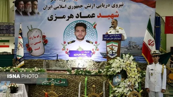دریادار ایرانی: ترامپ جرات نمیکند یک متر جلوتر بیاید