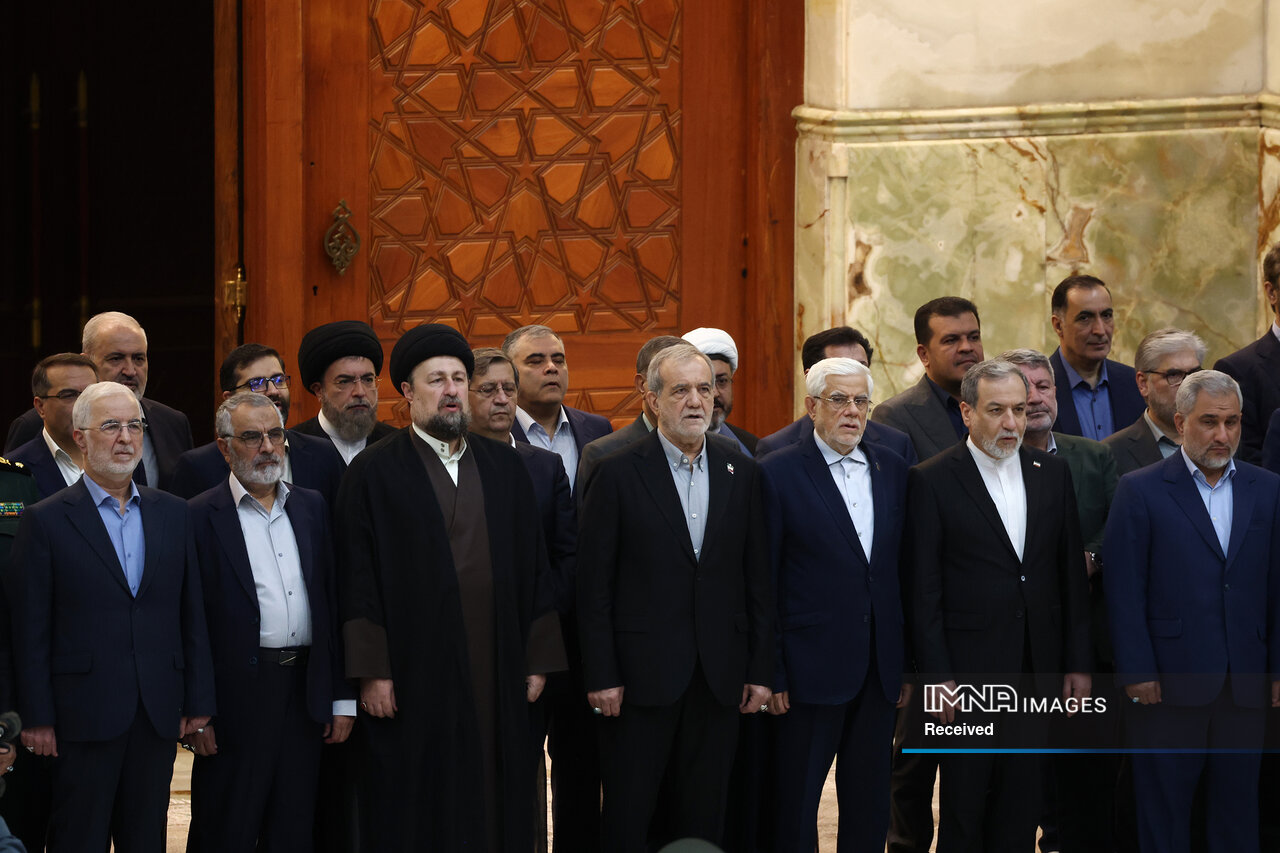 هفته دولت و بازبینی عملکرد مدیریتی در مواجهه با چالشهای اقتصادی
