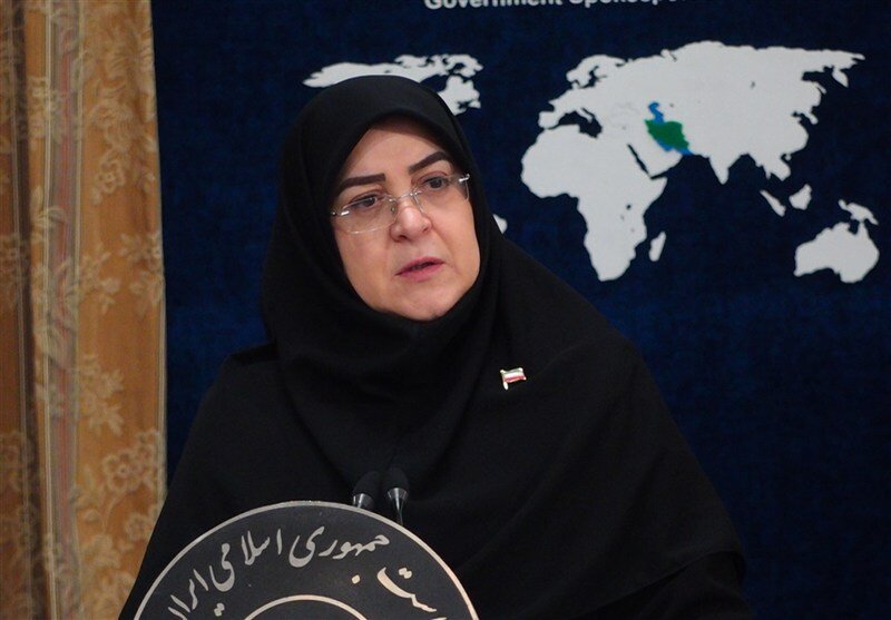 سخنگوی دولت درباره پوشش خود توضیح داد