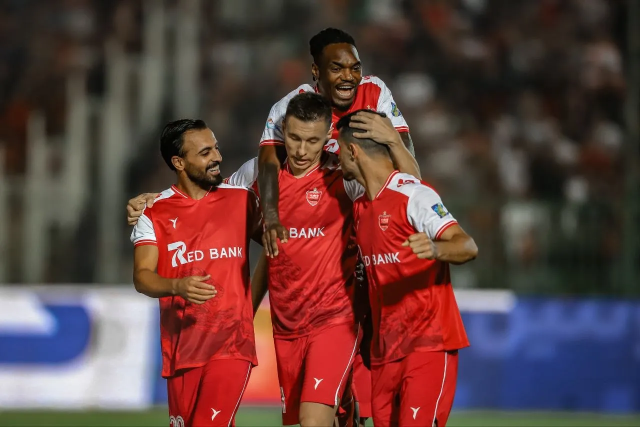 خان محمدی: نباید برتری پرسپولیس را کم اهمیت جلوه دهیم/ بازی با تراکتور جذاب خواهد بود