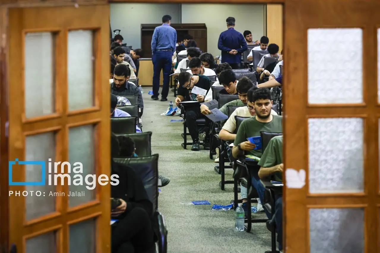 دانشآموز کنکوری: تصویر حجم کتابهای پس از آزمون
