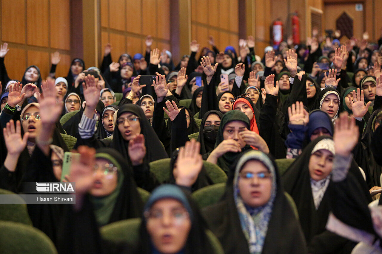 تغییر الگوی انتصابات در فارس؛ حضور زنان در کرسیهای مدیریتی