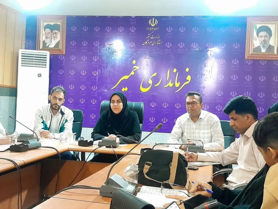 نشست تخصصی برای بررسی چالشهای اشتغال و فراغت جوانان بندرخمیر