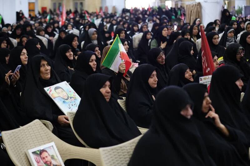بزرگداشت چهلمین روز خاکسپاری رهبر شهید در زنجان
