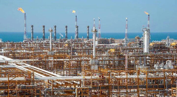 گزارش استاندار بوشهر از وضعیت بازسازی خسارتهای جنگ و خدمات اربعین