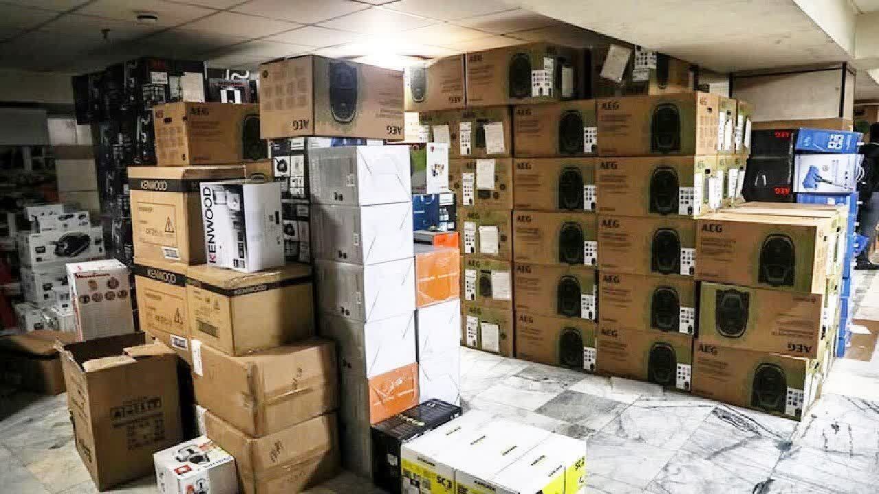 کشف انبار 120 میلیارد ریالی لوازم خانگی قاچاق در بابل