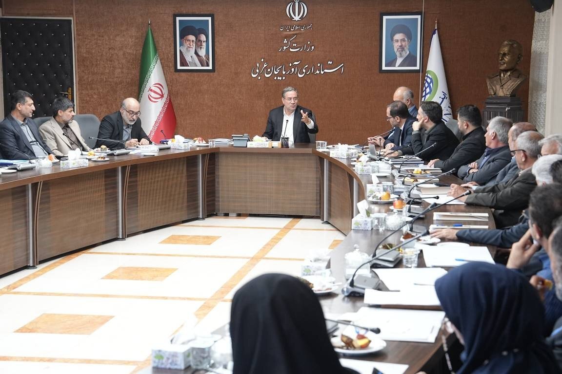 رضا رحمانی: توسعه بازارچههای صنایع دستی آذربایجان غربی ضروری است
