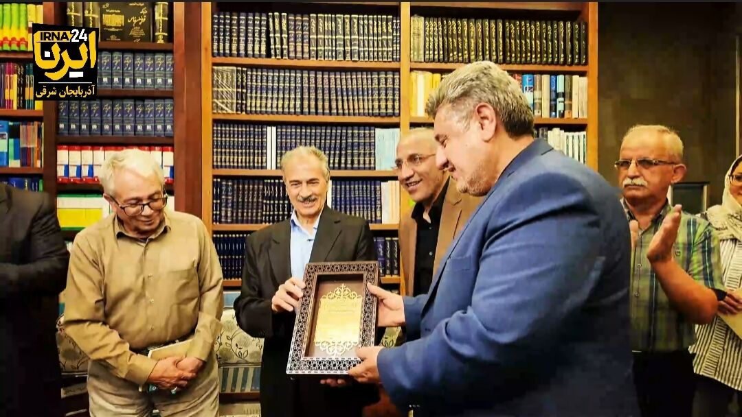 چهار دهه پایداری «مولی»؛ روایت یک کتابفروشی در قلب تبریز