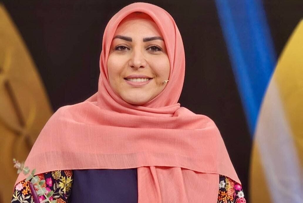 مجری برنامه درباره حقوق 200 میلیونیاش توضیح داد