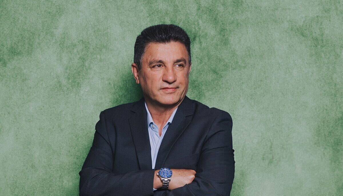 مددیت قلعهنویی با فدراسیون فوتبال و دستمزد