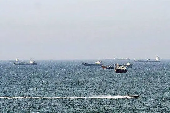 بازگشایی تنگه هرمز تنها با ترتیبات عبور شناورها؛ توضیح منبع مطلع
